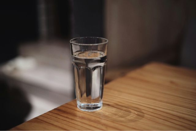 L&rsquo;art de bien s&rsquo;hydrater : combien d&rsquo;eau faut-il (vraiment) boire ?